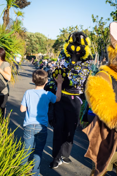 2024-10-19 - Cosmo High-Fiving - PawGoda (San Francisco, CA)
